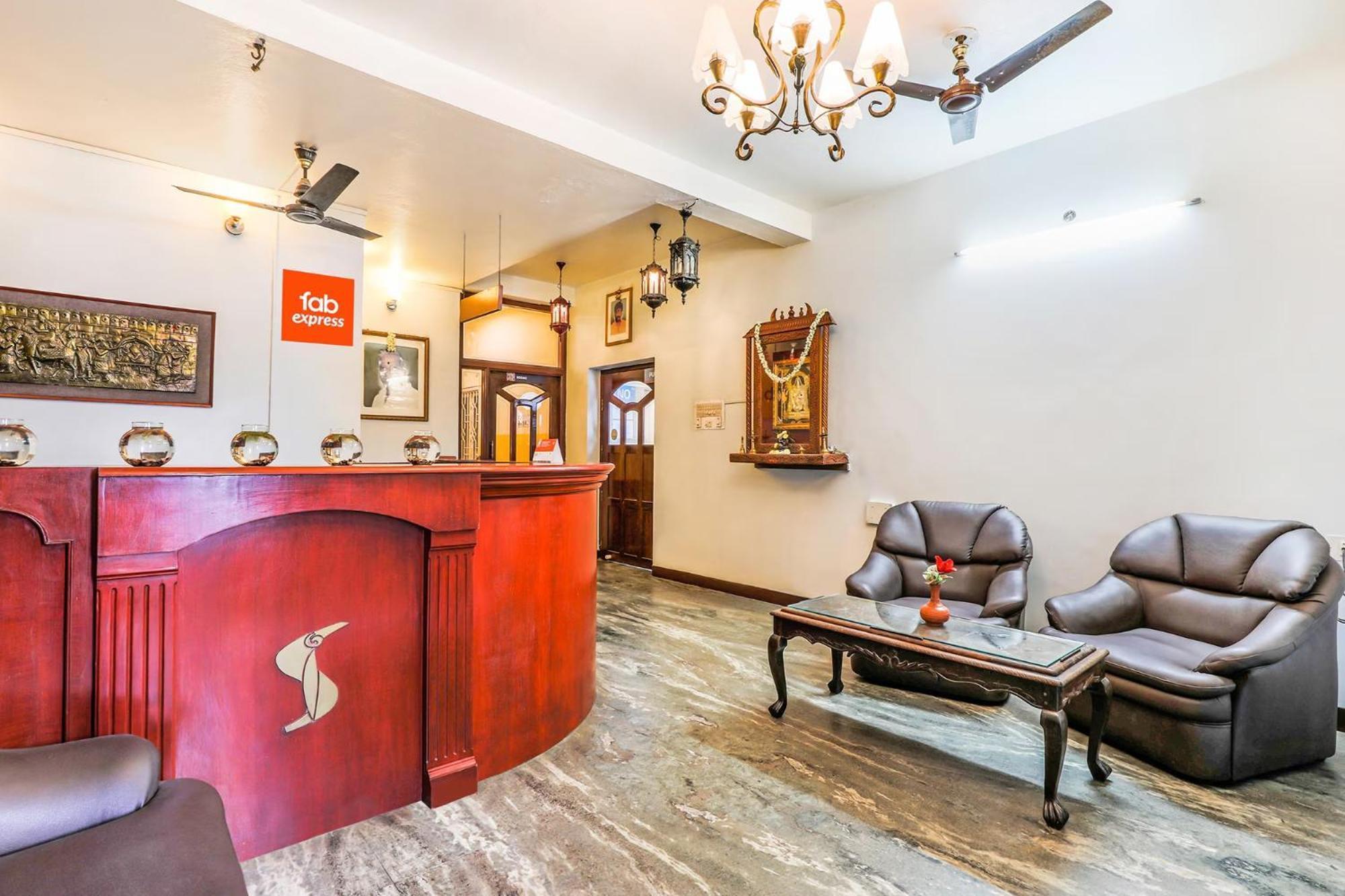Fabexpress Santhi Inn - 500 Meters From Promenade Beach Puducherry Zewnętrze zdjęcie